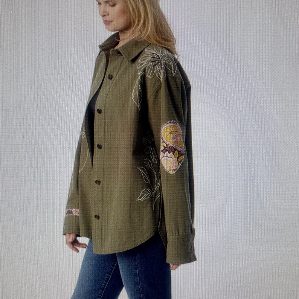 NWT Women’s Jessica Simpsom Embellished Embroderied linen blend Shacket.  3X